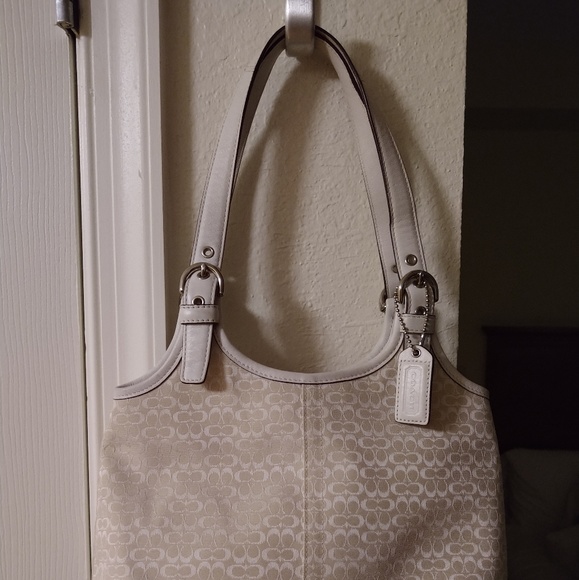 Authentic Coach 👜 - Picture 3 of 6
